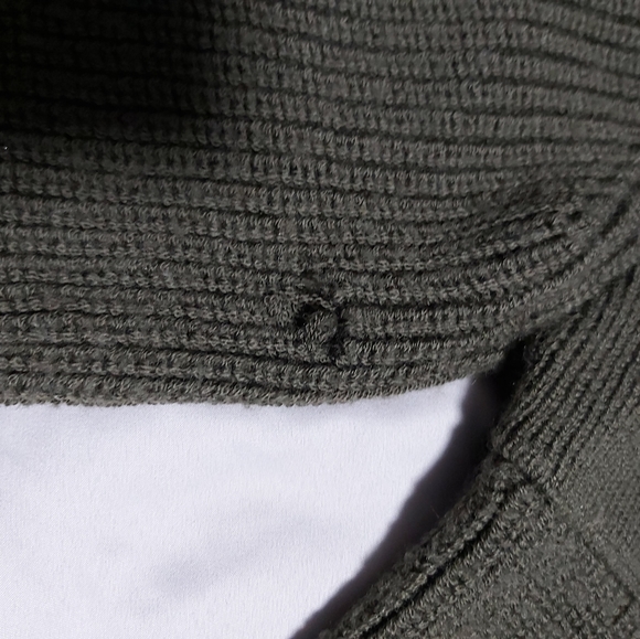 Aritzia/TNA army green Long sleeve - Picture 4 of 4